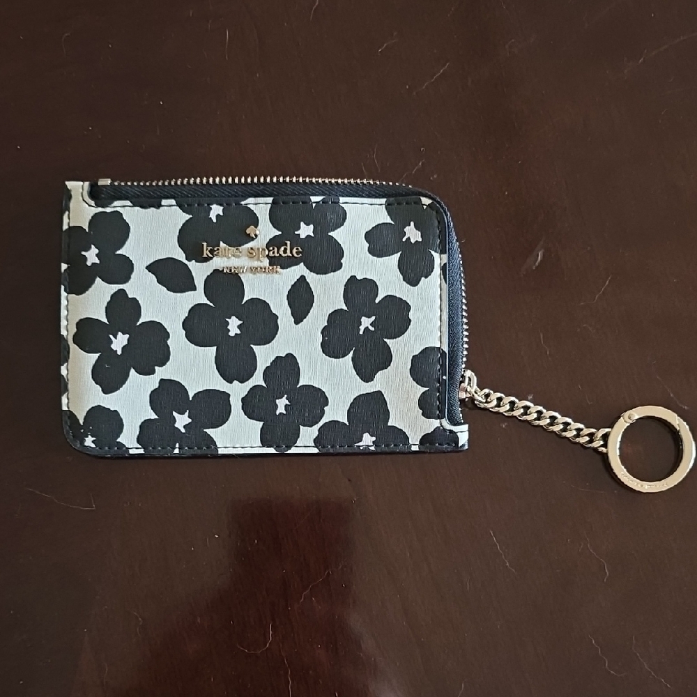 NWOT**Kate Spade Black and White Floral Wallet